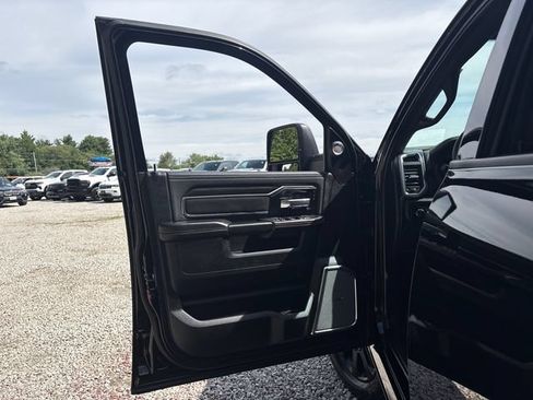Used 2025 RAM 2500 Laramie AWD/4WD image 18