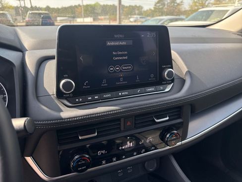 Used 2025 Nissan Rogue SV image 26