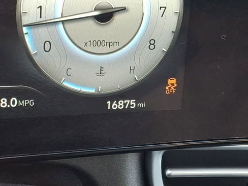 Used 2025 Hyundai Elantra SEL image 20