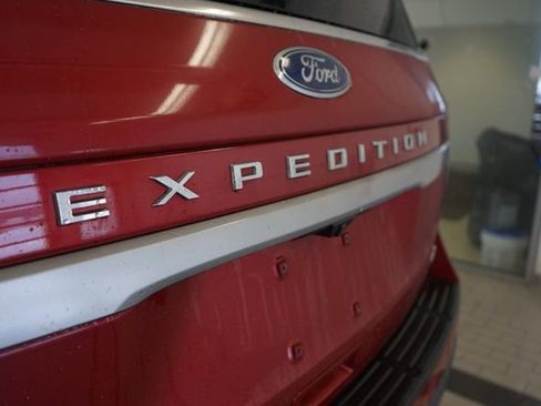 Used 2022 Ford Expedition Max XLT image 5