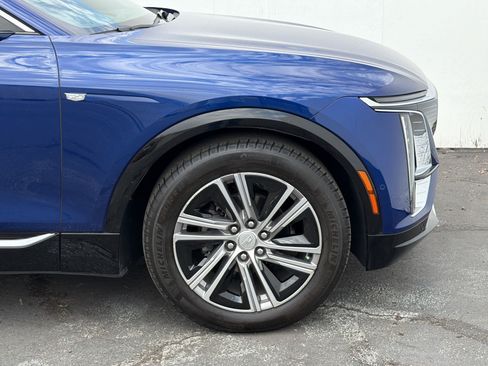 Certified 2024 Cadillac Lyriq Luxury AWD/4WD image 11