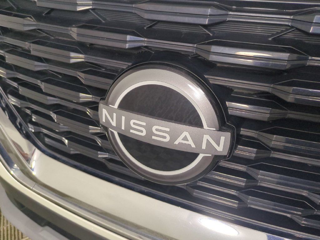 Used 2023 Nissan Rogue SV FWD image 13