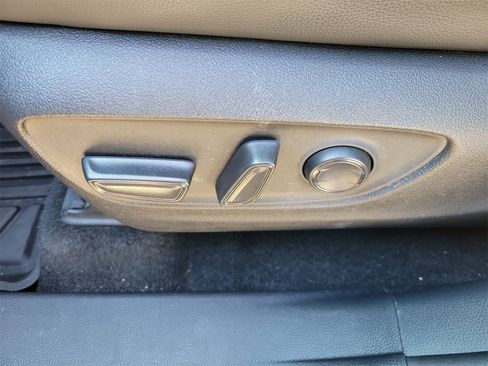 Used 2024 Toyota Highlander XSE image 18