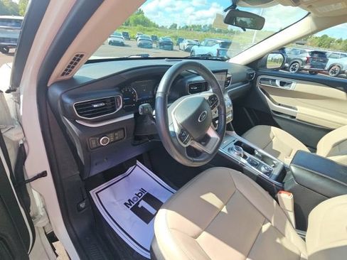 Used 2023 Ford Explorer XLT w/ Equipment Group 202A AWD/4WD image 15