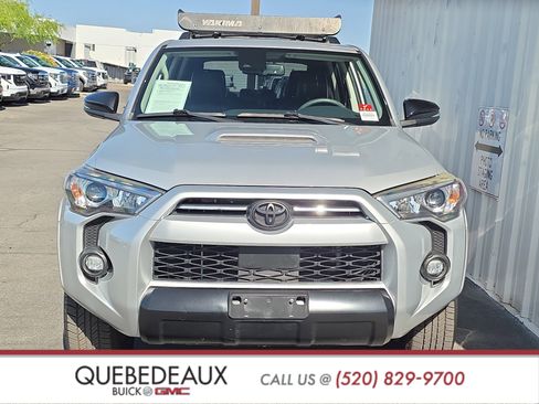Used 2021 Toyota 4Runner Venture w/ Moonroof Package AWD/4WD image 2
