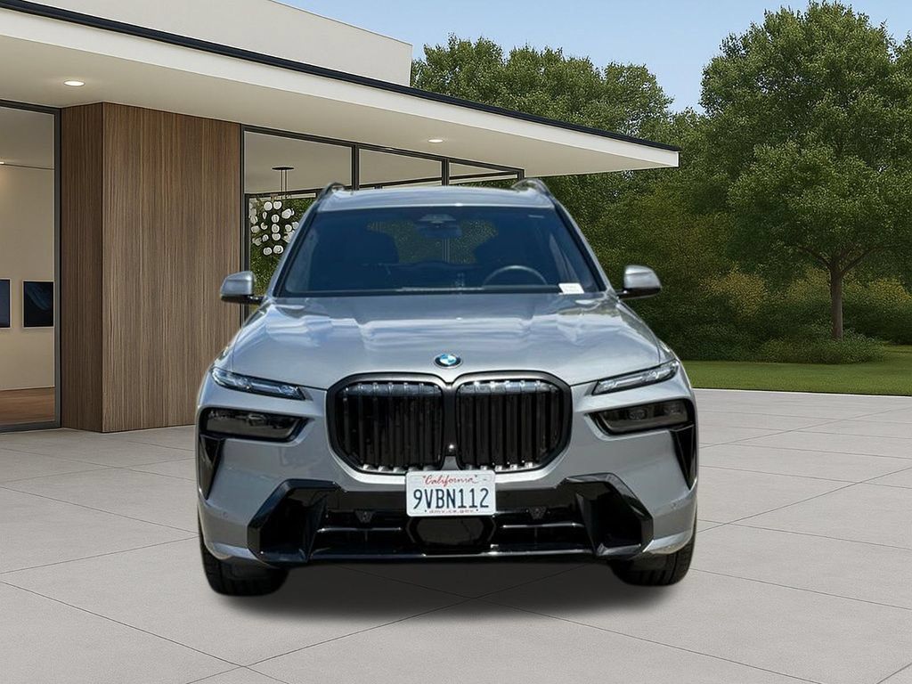 Used 2026 BMW X7 xDrive40i w/ M Sport Package AWD/4WD image 4