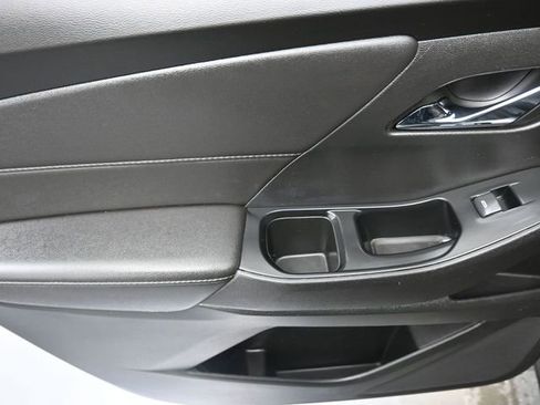 Used 2023 Chevrolet Traverse LT image 19