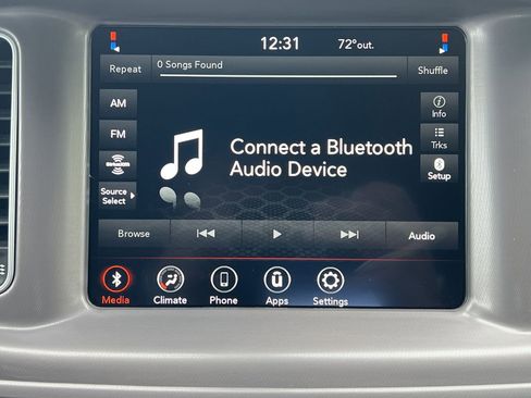 Used 2023 Dodge Charger SXT image 4