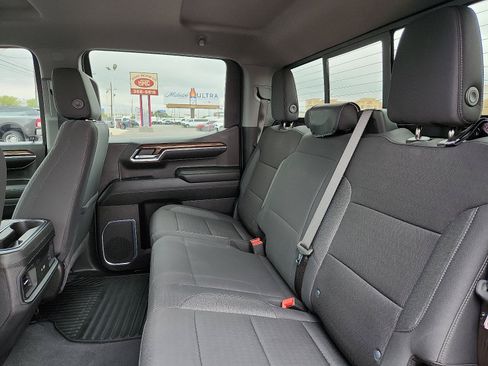 Used 2024 Chevrolet Silverado 1500 LT Trail Boss w/ Convenience Package II image 9