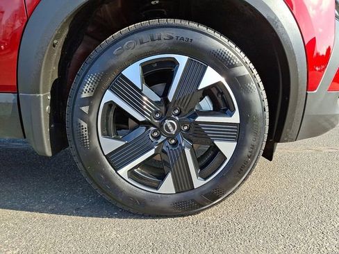 Certified 2025 Nissan Kicks SV image 8