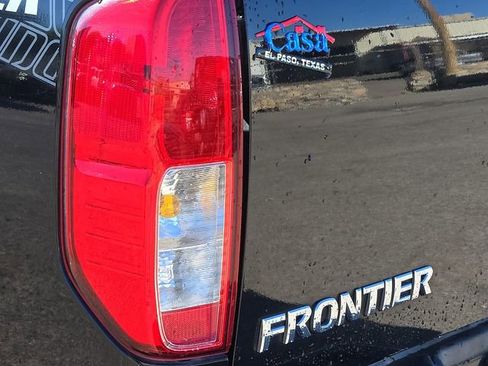 Used 2014 Nissan Frontier Desert Runner image 10