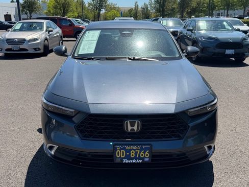 Used 2023 Honda Accord Touring image 3