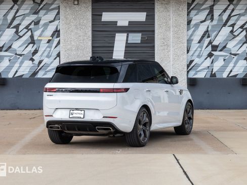 Used 2024 Land Rover Range Rover Sport Dynamic SE image 15
