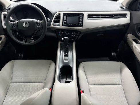 Used 2019 Honda HR-V LX image 2