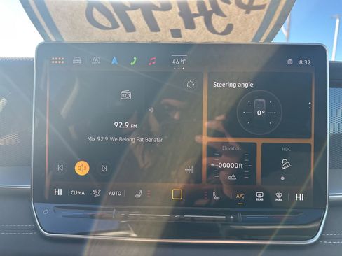 Certified 2025 Volkswagen Tiguan SE image 21