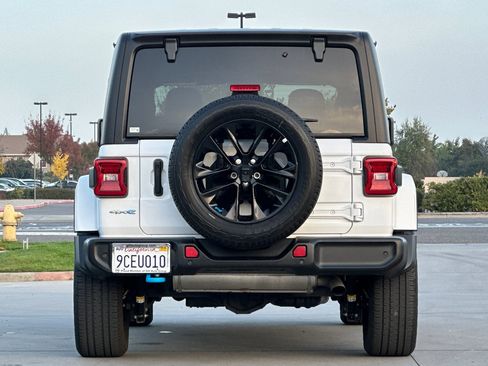 Used 2022 Jeep Wrangler Unlimited Sahara w/ Safety Group image 5