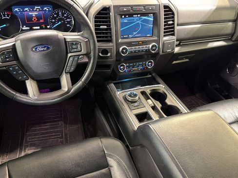 Used 2019 Ford Expedition Max XLT w/ Equipment Group 202A RWD image 21