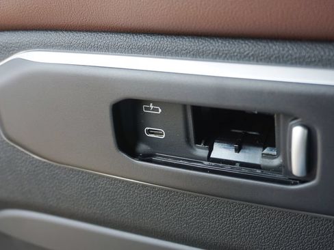 New 2027 BMW X7 xDrive40i w/ Executive Package AWD/4WD image 18