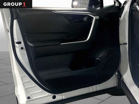 Used 2023 Toyota RAV4 LE AWD/4WD image 22