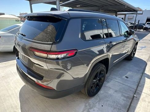 Used 2023 Jeep Grand Cherokee L Laredo AWD/4WD image 4