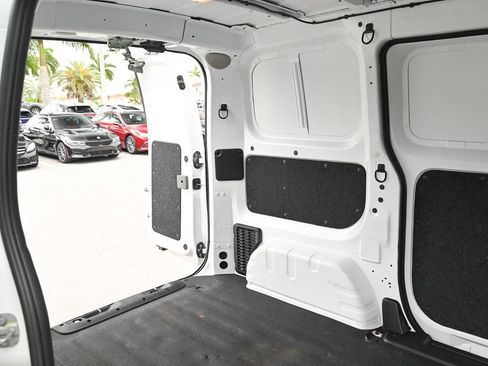 Used 2021 Nissan NV200 S image 16