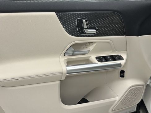 Certified 2025 Mercedes-Benz GLA 250 image 9