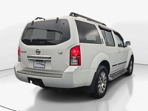 Used 2011 Nissan Pathfinder LE AWD/4WD image 10