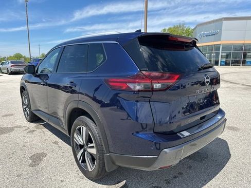 Used 2025 Nissan Rogue SL w/ Tech Package AWD/4WD image 5
