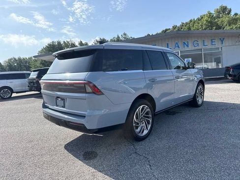 Used 2025 Lincoln Navigator Reserve AWD/4WD image 21