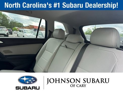 Used 2019 Volkswagen Tiguan SE w/ Panoramic Sunroof Package FWD image 18