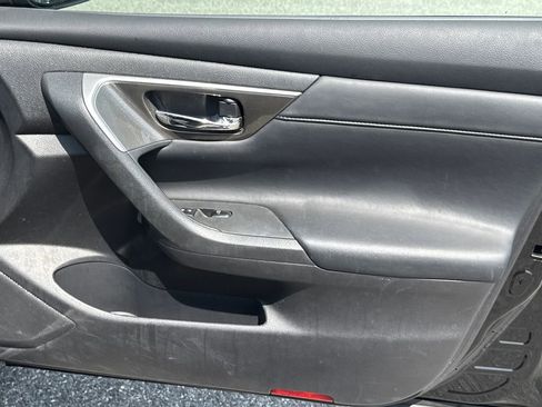 Used 2013 Nissan Altima 2.5 SL w/ Technology Pkg image 14