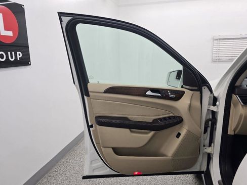 Used 2018 Mercedes-Benz GLS 450 4MATIC image 29