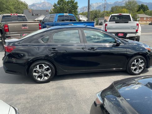 Used 2020 Kia Forte LXS FWD image 5
