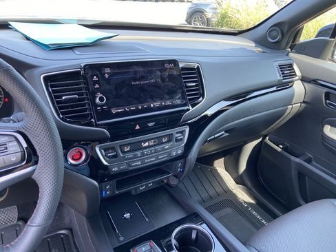 Used 2026 Honda Ridgeline Black Edition image 23