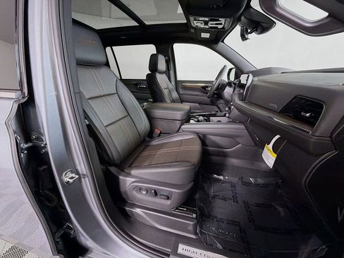 New 2026 Chevrolet Suburban High Country image 31