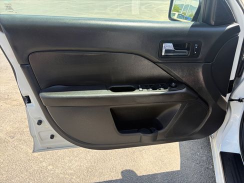 Used 2009 Ford Fusion SE FWD image 16