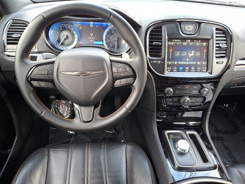 Used 2019 Chrysler 300 S w/ 300S Alloy Package image 9