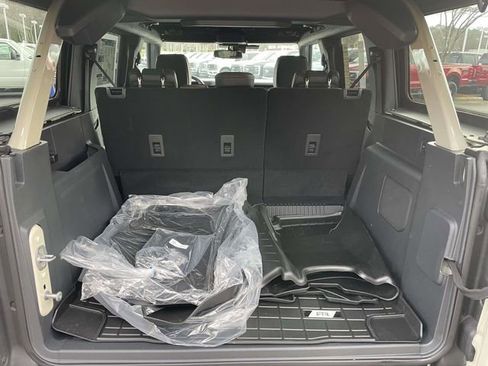 New 2025 Ford Bronco Badlands image 33