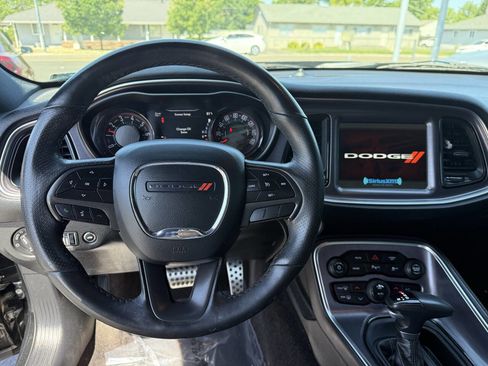 Used 2018 Dodge Challenger SXT Plus RWD image 8
