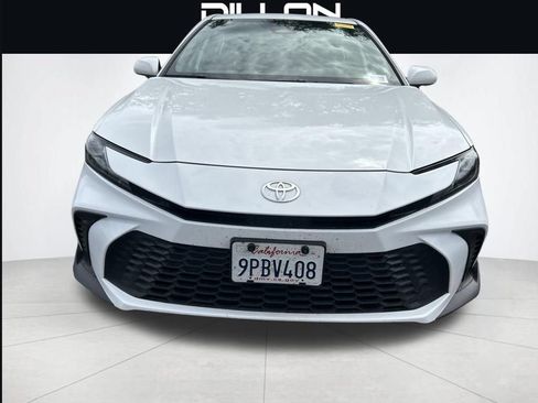 Used 2025 Toyota Camry SE FWD image 15
