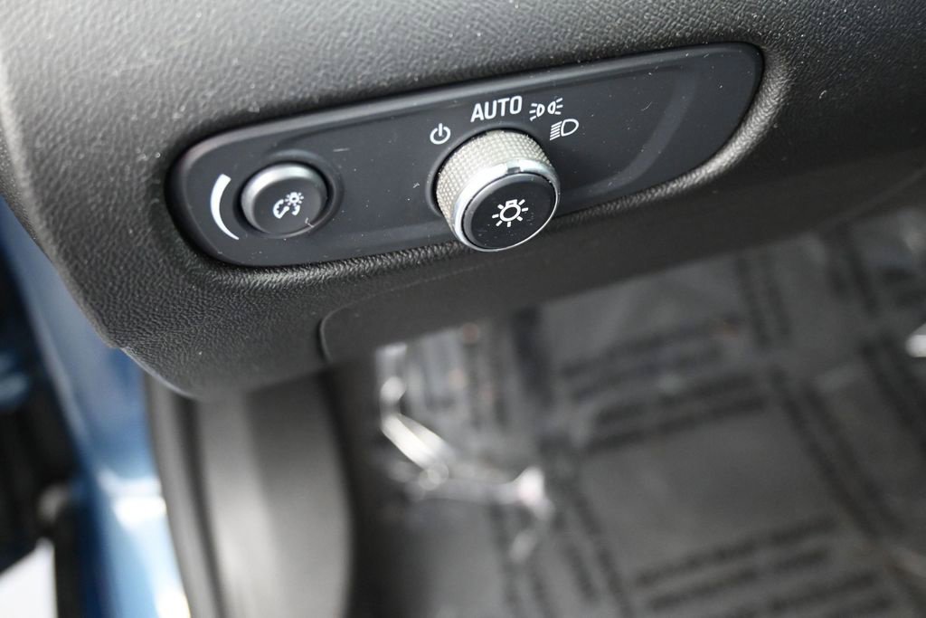 Used 2025 Chevrolet Malibu LT FWD image 25