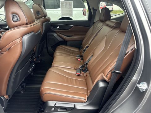Used 2023 Acura MDX SH-AWD w/ Advance Package image 10