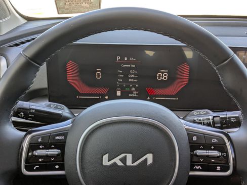 Certified 2024 Kia Sorento S w/ Panoramic Sunroof Package image 32