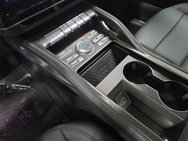 New 2026 Lincoln Nautilus Premier w/ Jet Appearance Package AWD/4WD image 22