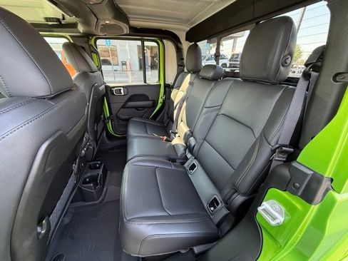 New 2025 Jeep Gladiator Sport image 19