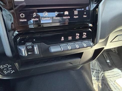 Certified 2025 RAM 2500 Big Horn AWD/4WD image 21