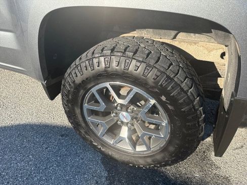 Used 2022 GMC Canyon AT4 image 6