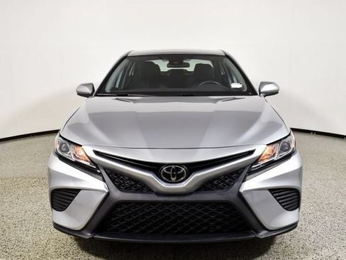 Used 2020 Toyota Camry SE FWD image 8