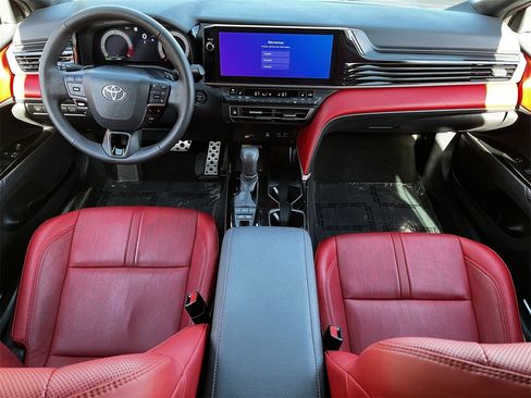 Used 2025 Toyota Camry XSE image 9