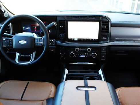 Used 2024 Ford F250 Platinum image 27